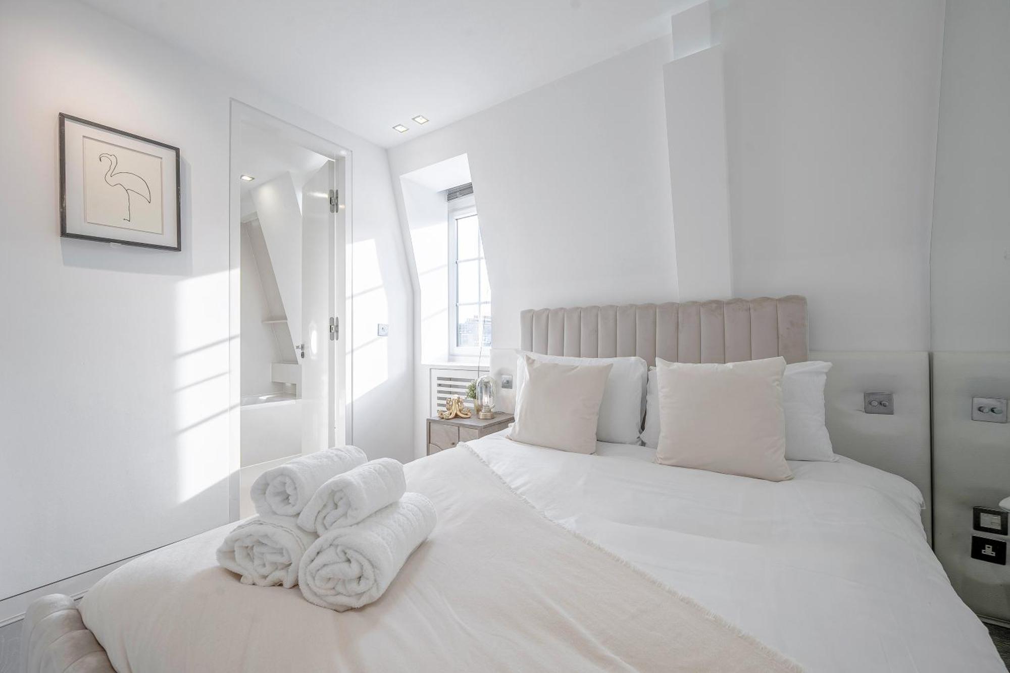 Stylish Knightsbridge Penthouse Next To Harrods *